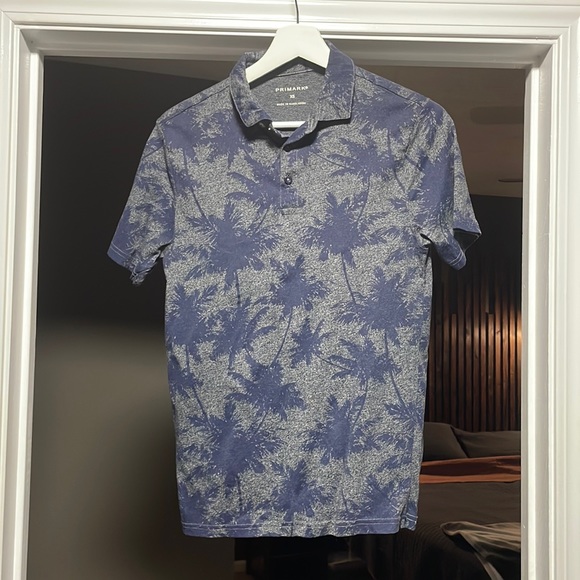 Button down T-shirt - Picture 1 of 3